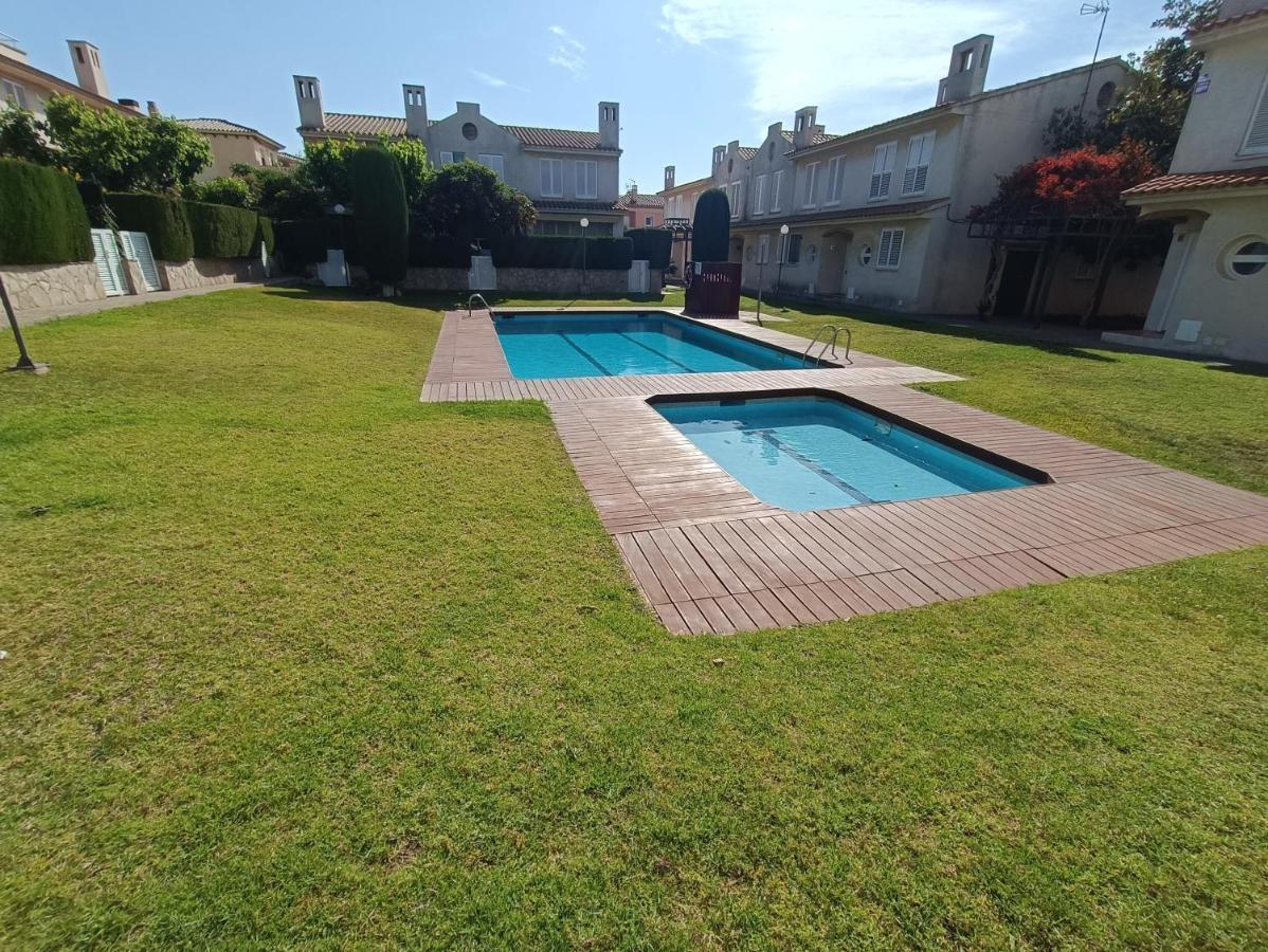 Cambrils Adosado Con Piscina 4 Habitaciones, 8 Huespedes Ngoại thất bức ảnh