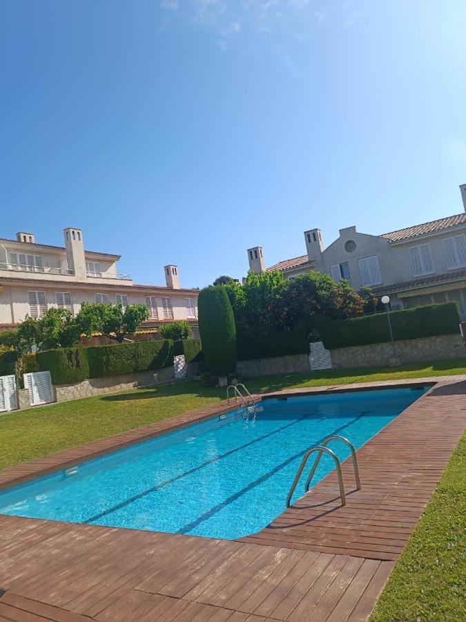 Cambrils Adosado Con Piscina 4 Habitaciones, 8 Huespedes Ngoại thất bức ảnh